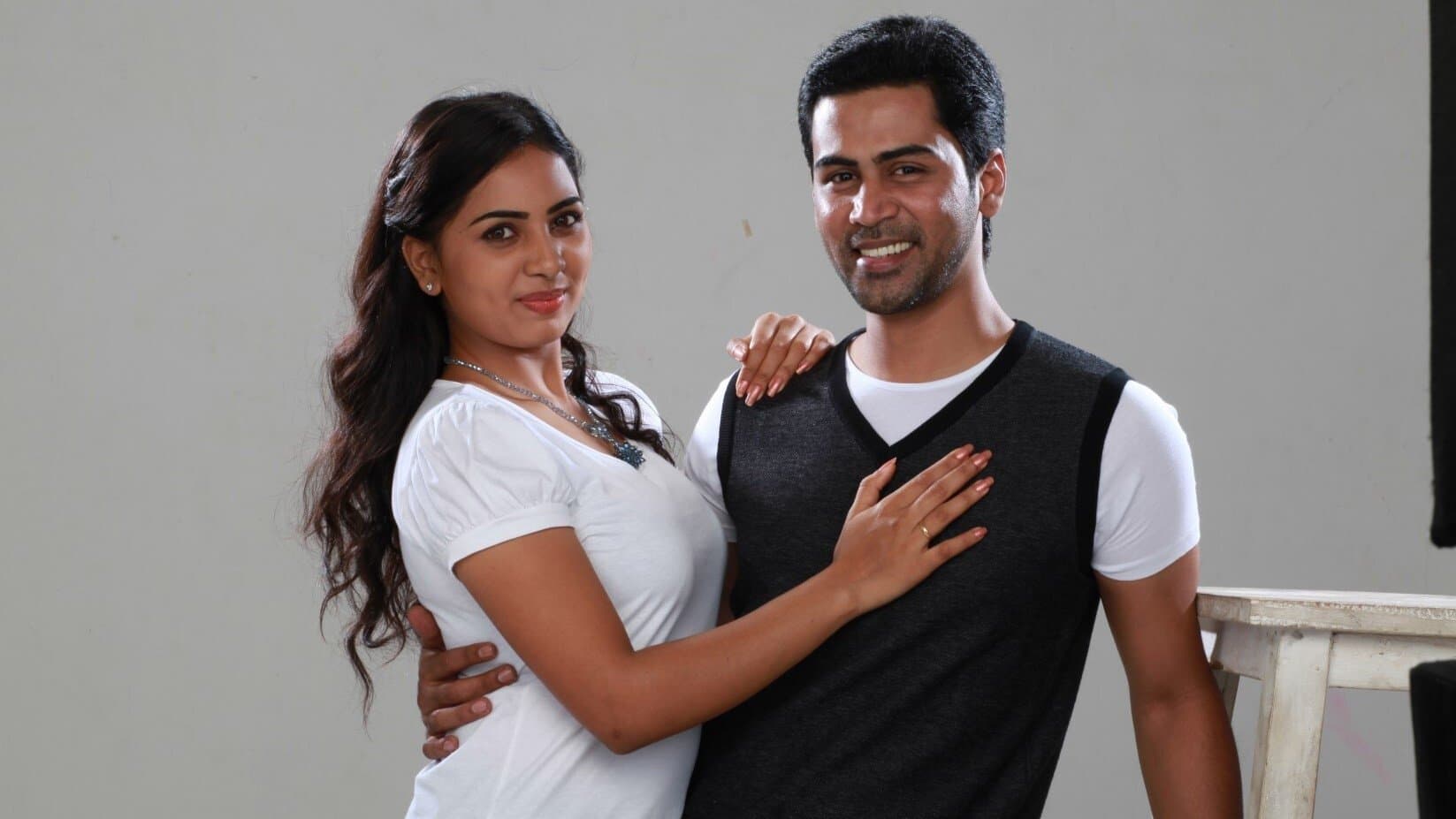 Puriyadha Anandam Puthithaga Arambam cover
