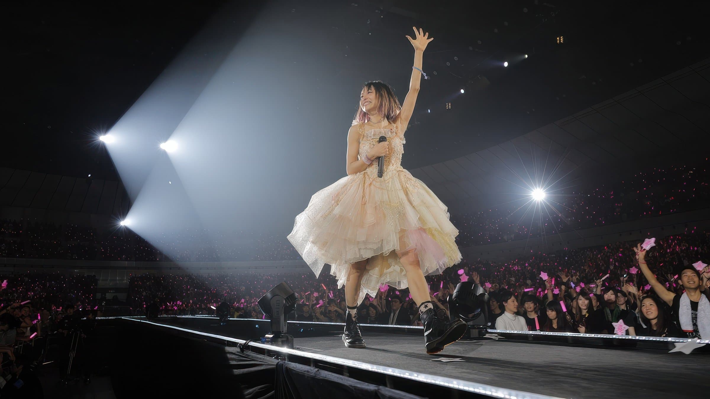 LiVE is Smile Always -NEVER ENDiNG GLORY- at YOKOHAMA ARENA [the Moon] cover